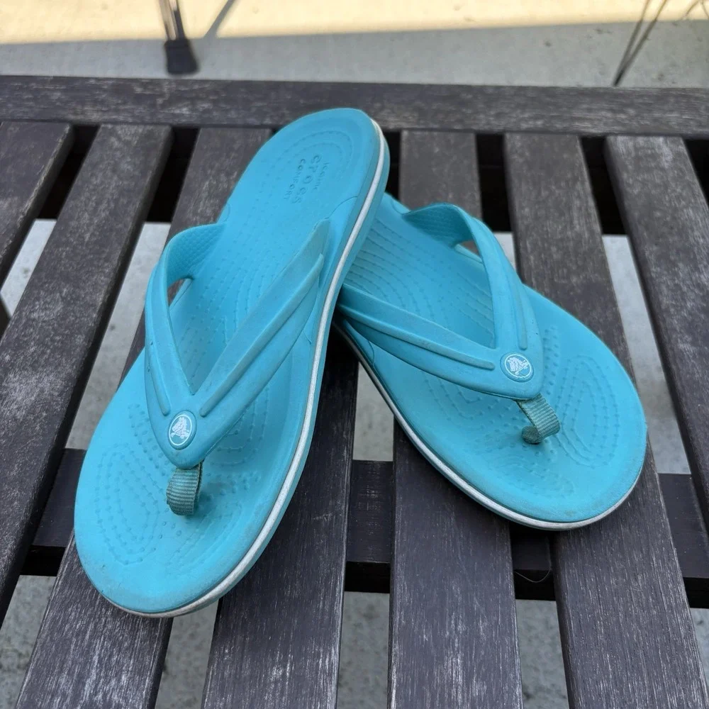 Crocs Kids J2 Blue Flip Flop Sandals Beach Pool Summer Lightweight Comfort